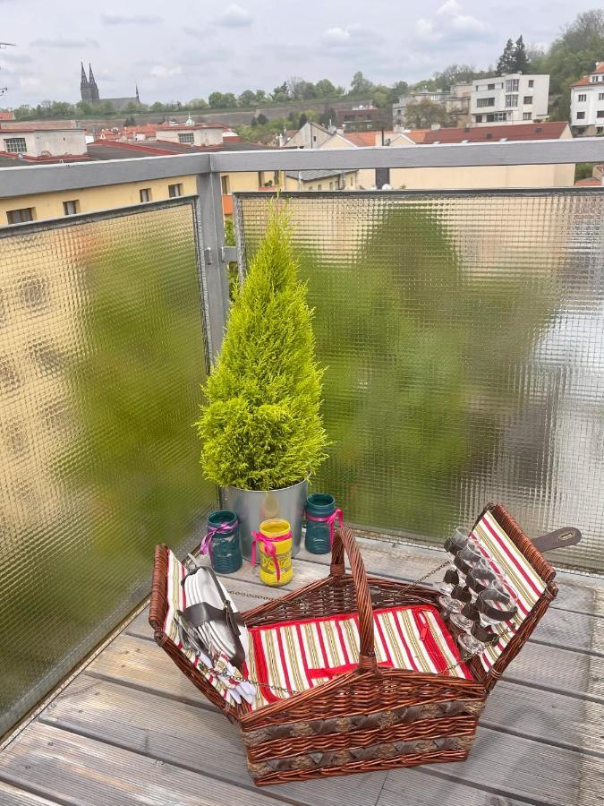 Good Times By Vysehrad Apartman Prága Kültér fotó